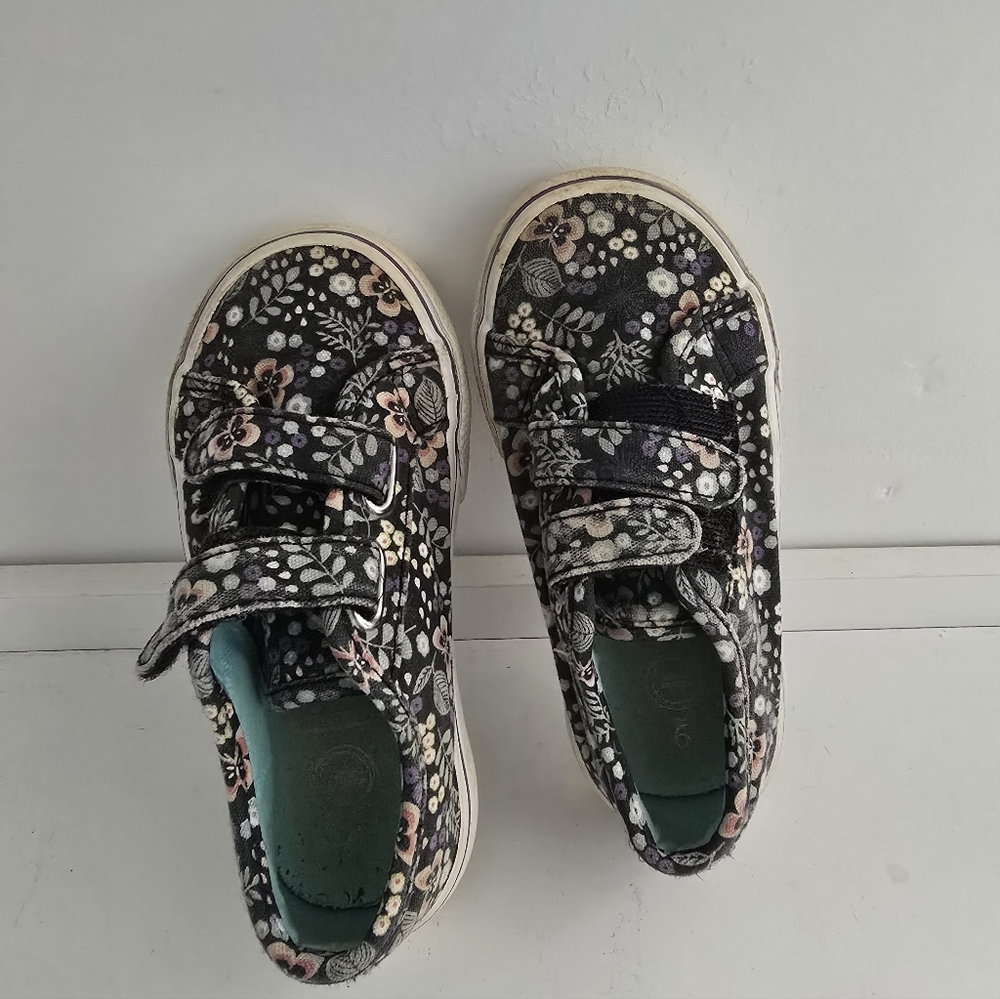 Wonder Nation 9c Shoes